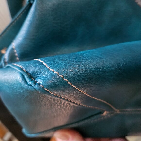 LuxeBold | Vegan Leather Slouchy Teal Shoulder Ajustable Strap Hobo Bag - NWOT - Picture 7 of 15